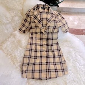 Cider Yellow Plaid Mini Dress! Paired w/black knee high socks? Blair Waldorf?!
